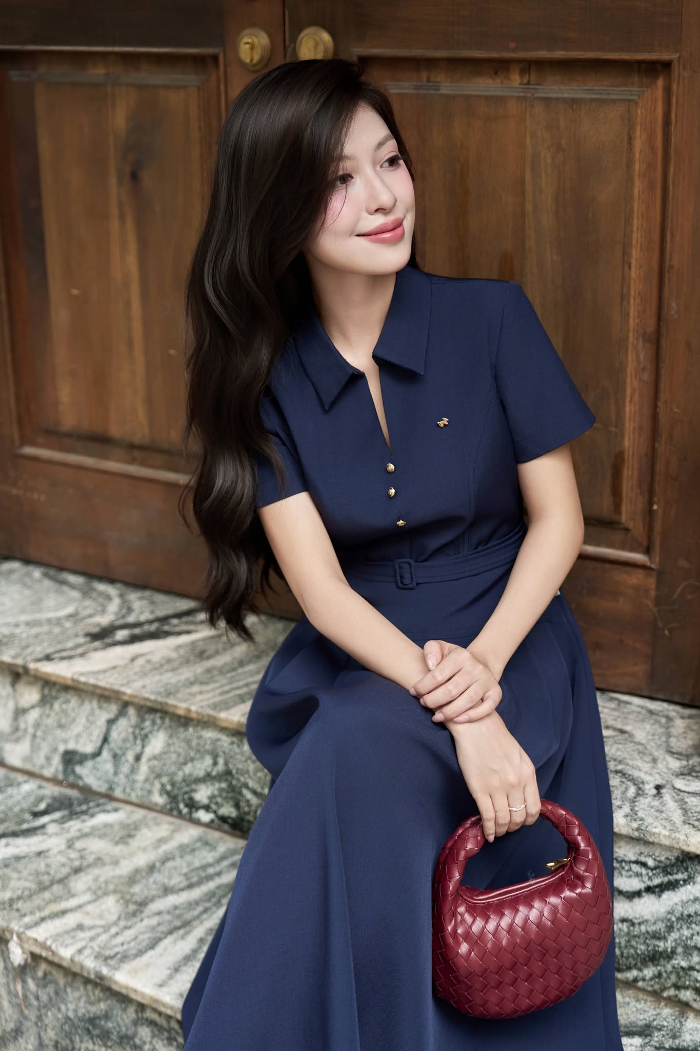 ĐẦM SƠ MI KÈM ĐAI VÀ CÚC NGỰC MỘC GIAO