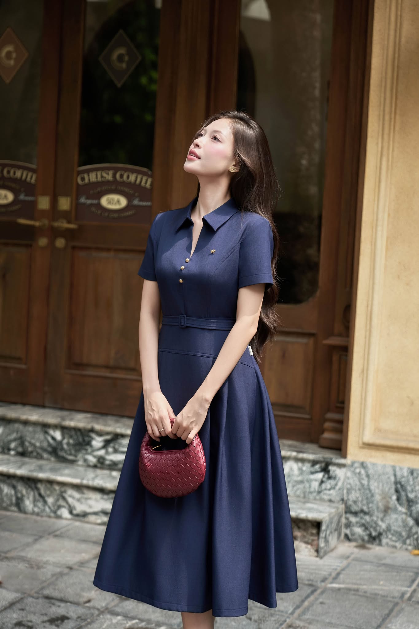 ĐẦM SƠ MI KÈM ĐAI VÀ CÚC NGỰC MỘC GIAO