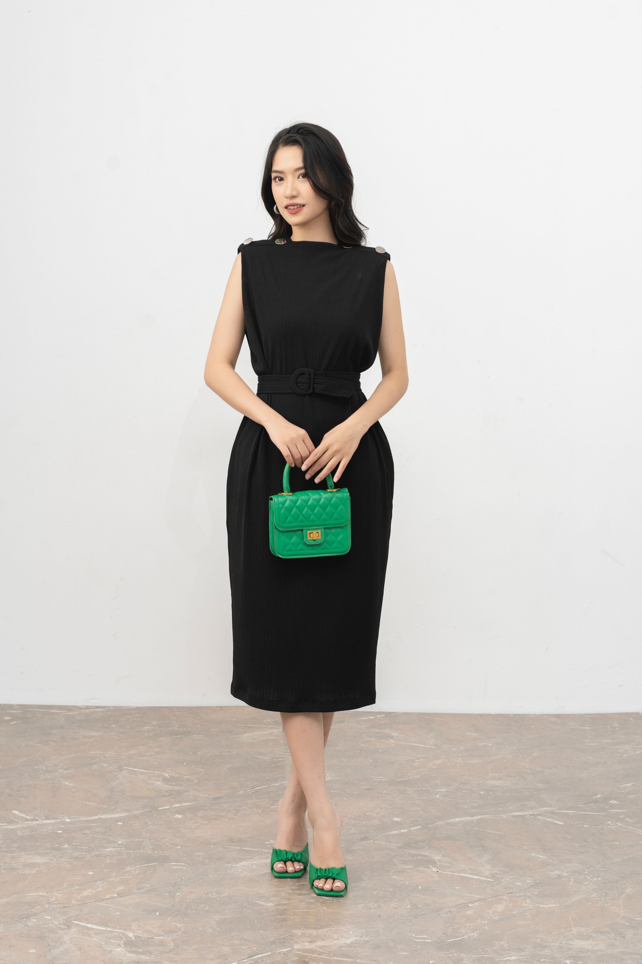 Váy liền suông có túi đẹp cho nàng công sở sành điệu xuân hè 2019 - Thời  trang - Việt Giải Trí