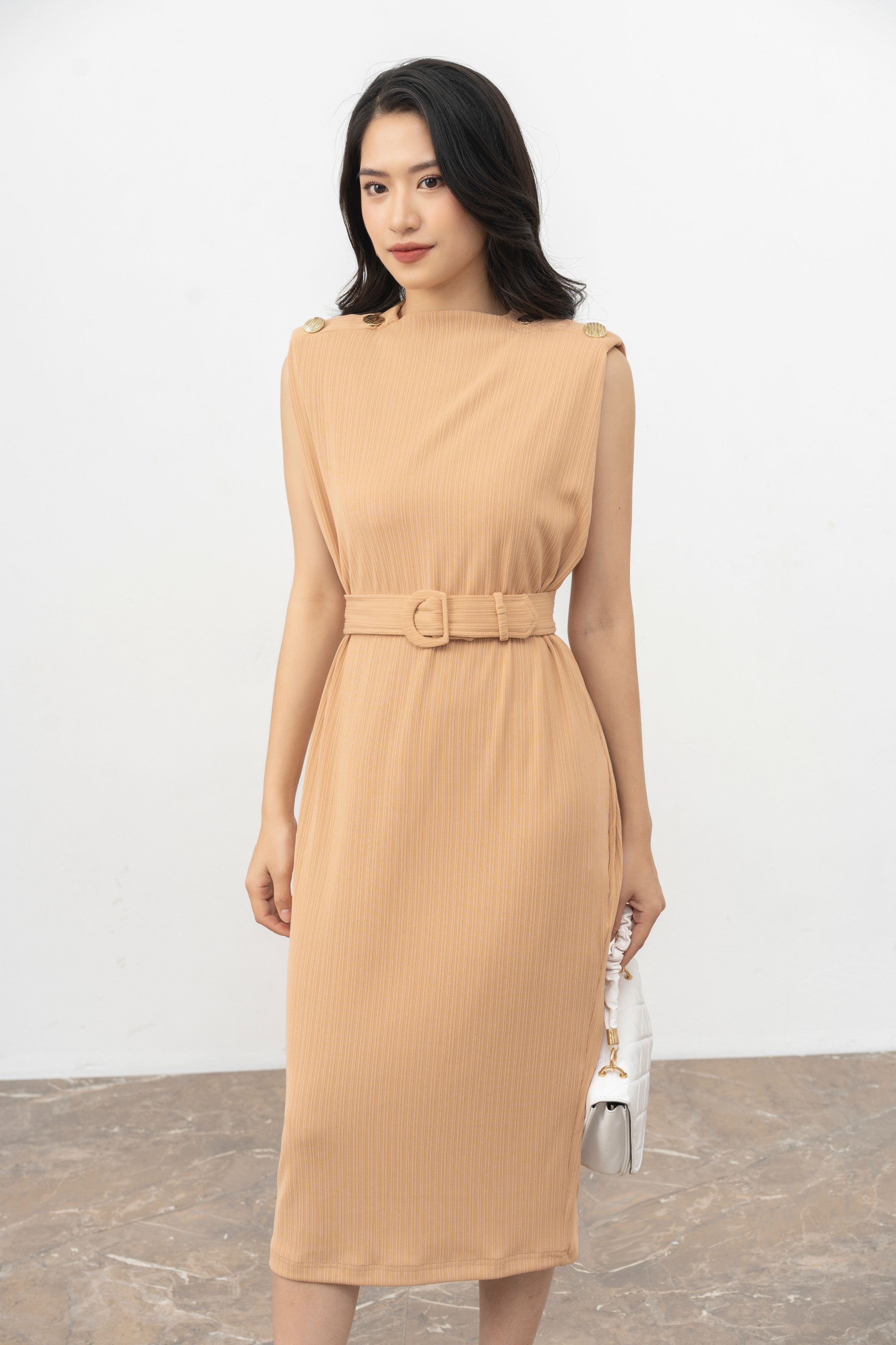 Đầm Suông Trắng Kem Tay Cộc Trẻ Trung Kèm Phụ Kiện DL636 – Thời Trang Xinh