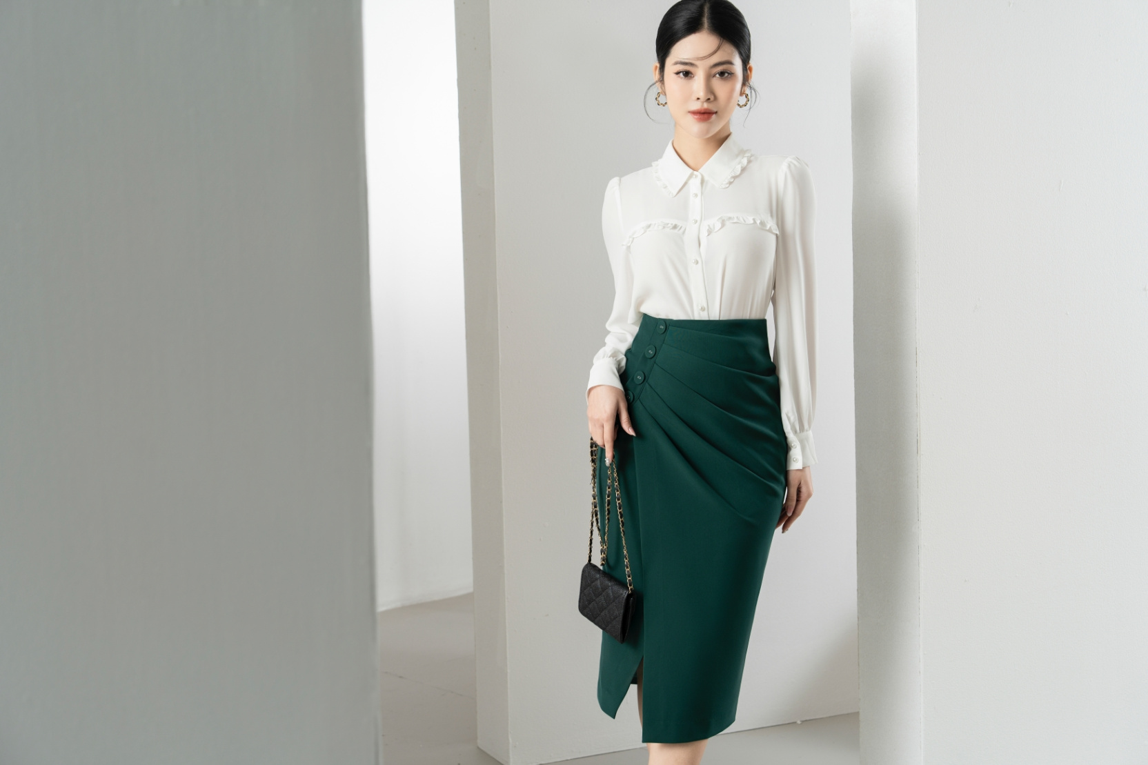 CV ÔM XẾP LY VẠT LỆCH CÚC BỌC TT