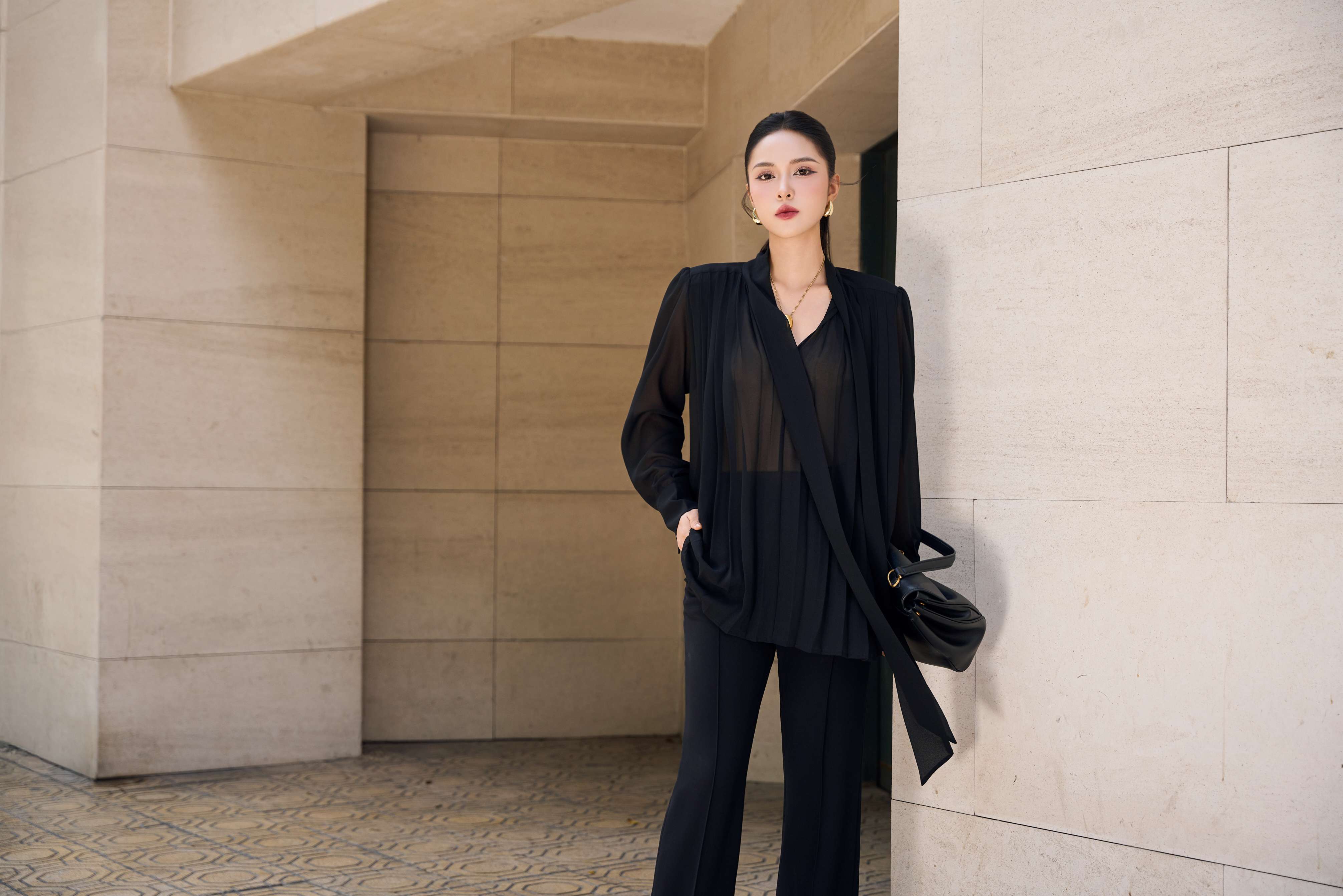 ÁO SƠ MI XẾP LY CỔ VẠT