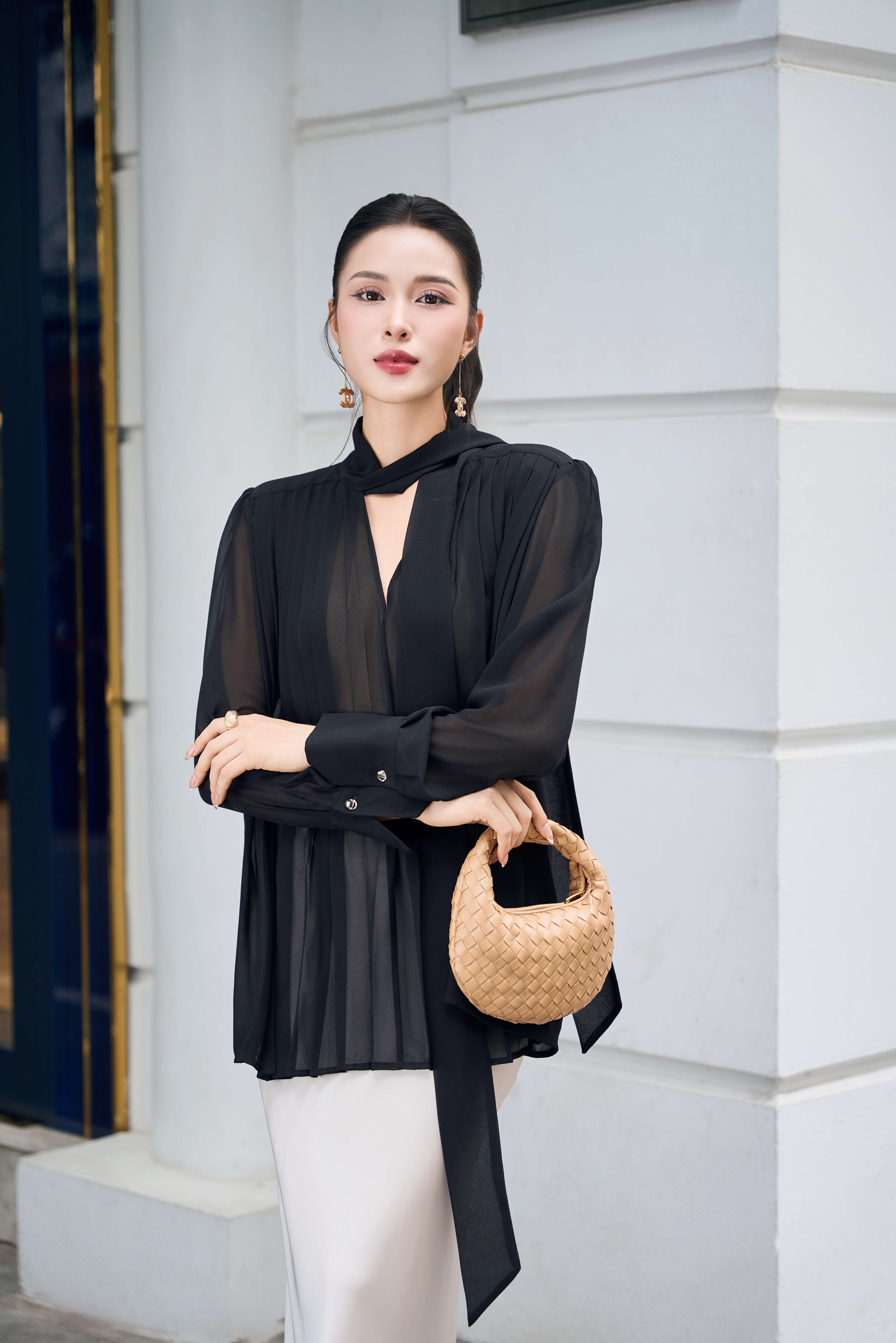 ÁO SƠ MI XẾP LY CỔ VẠT