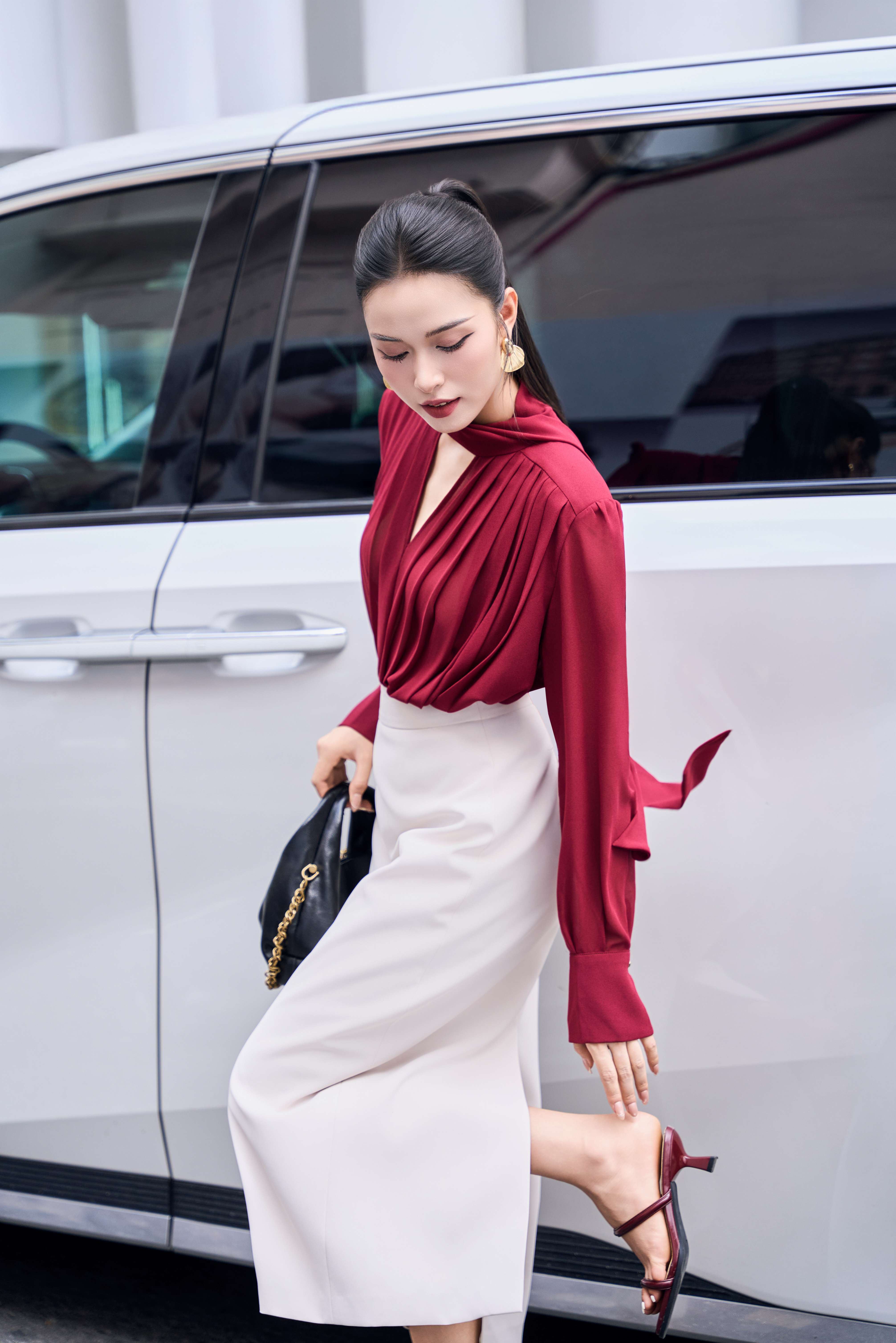ÁO SƠ MI XẾP LY CỔ VẠT