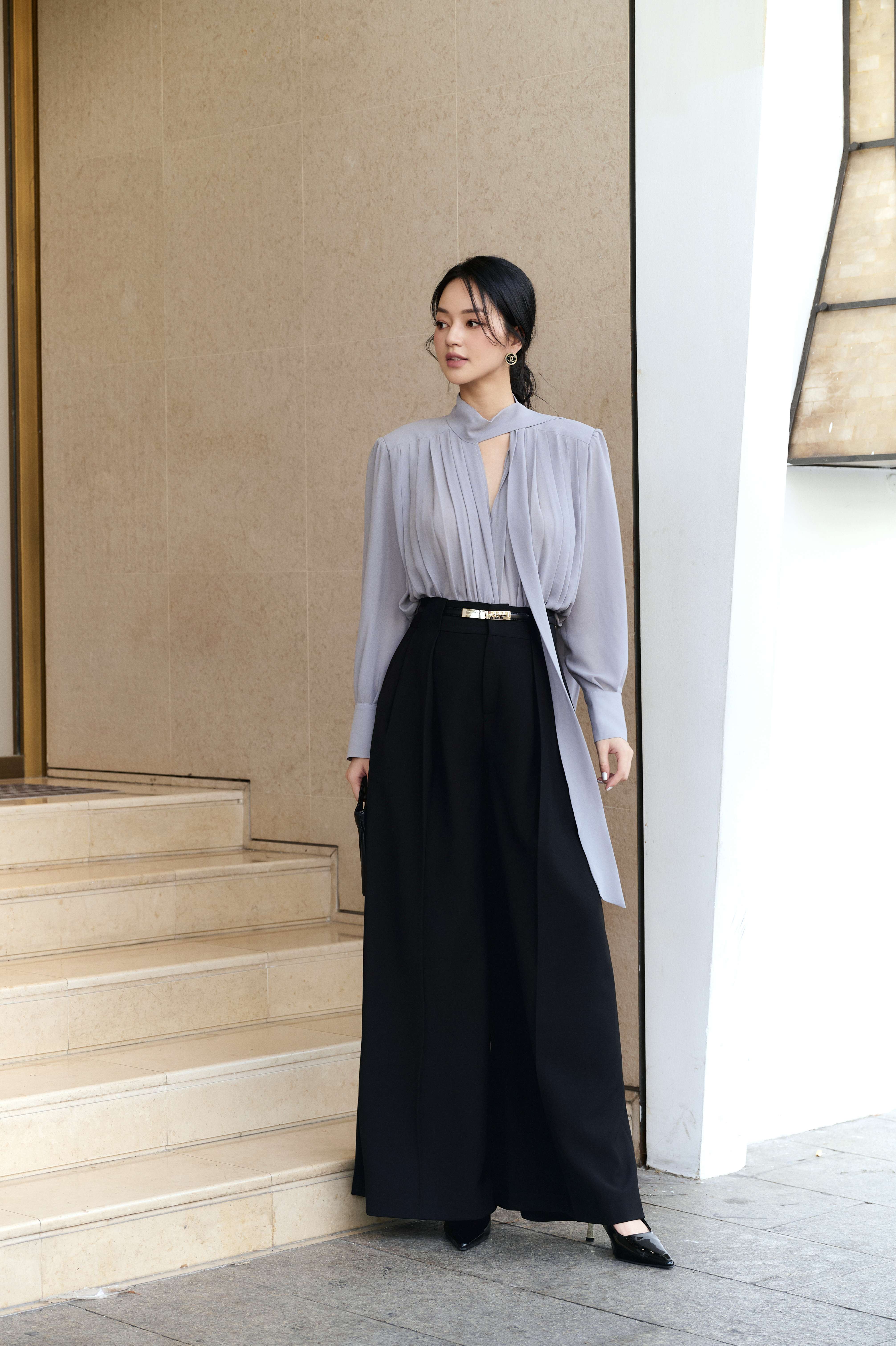 ÁO SƠ MI XẾP LY CỔ VẠT