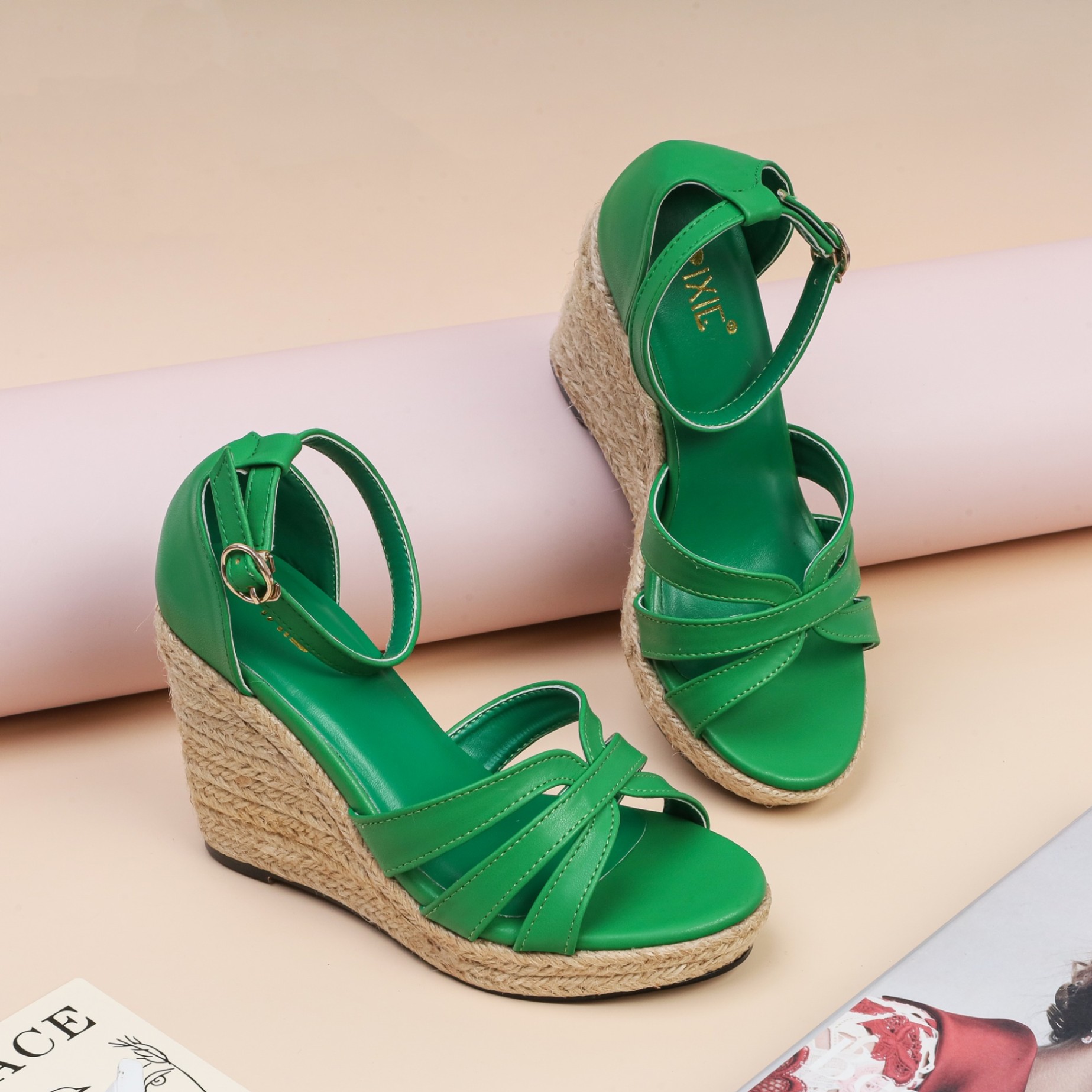 Giày Sandal Đế Xuồng 9cm Quai Đan Chéo H099