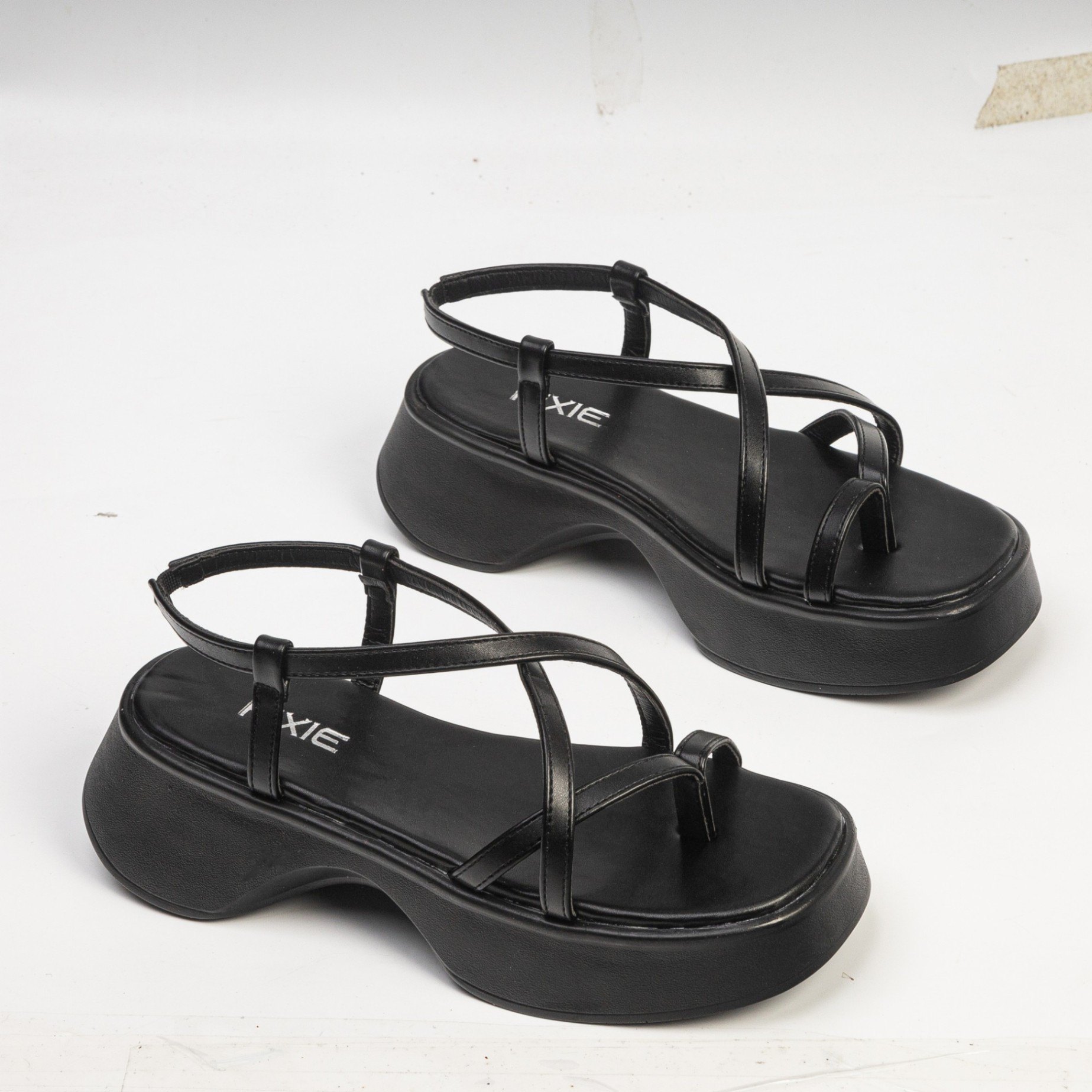 Giày Sandal Đế Xuồng 5cm Xỏ Ngón Hậu Thun E151