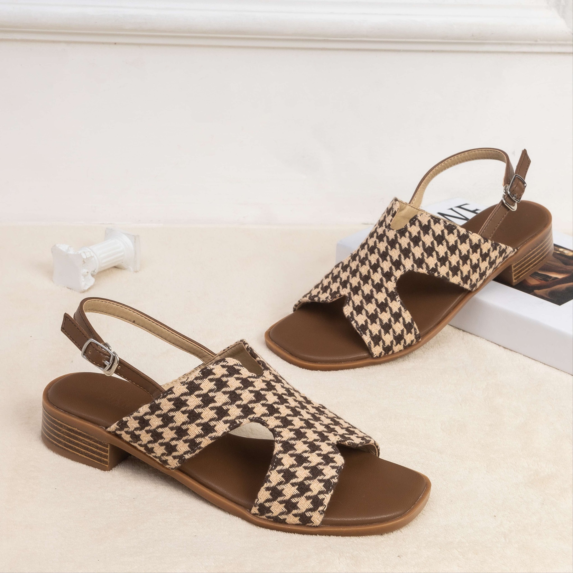 Giày Sandal Cao Gót 3cm Quai Chư X H212