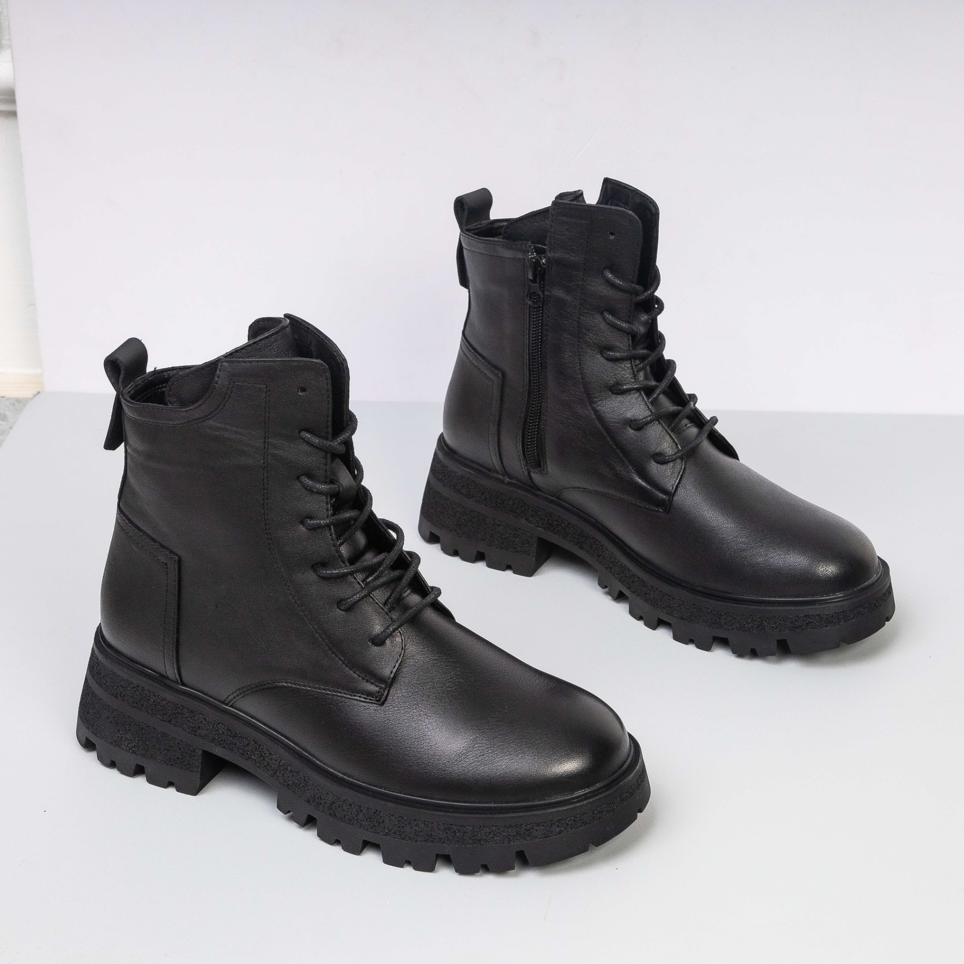 Boot Cao Gót 5cm Da Thật Mũi Tròn Cột Dây H238