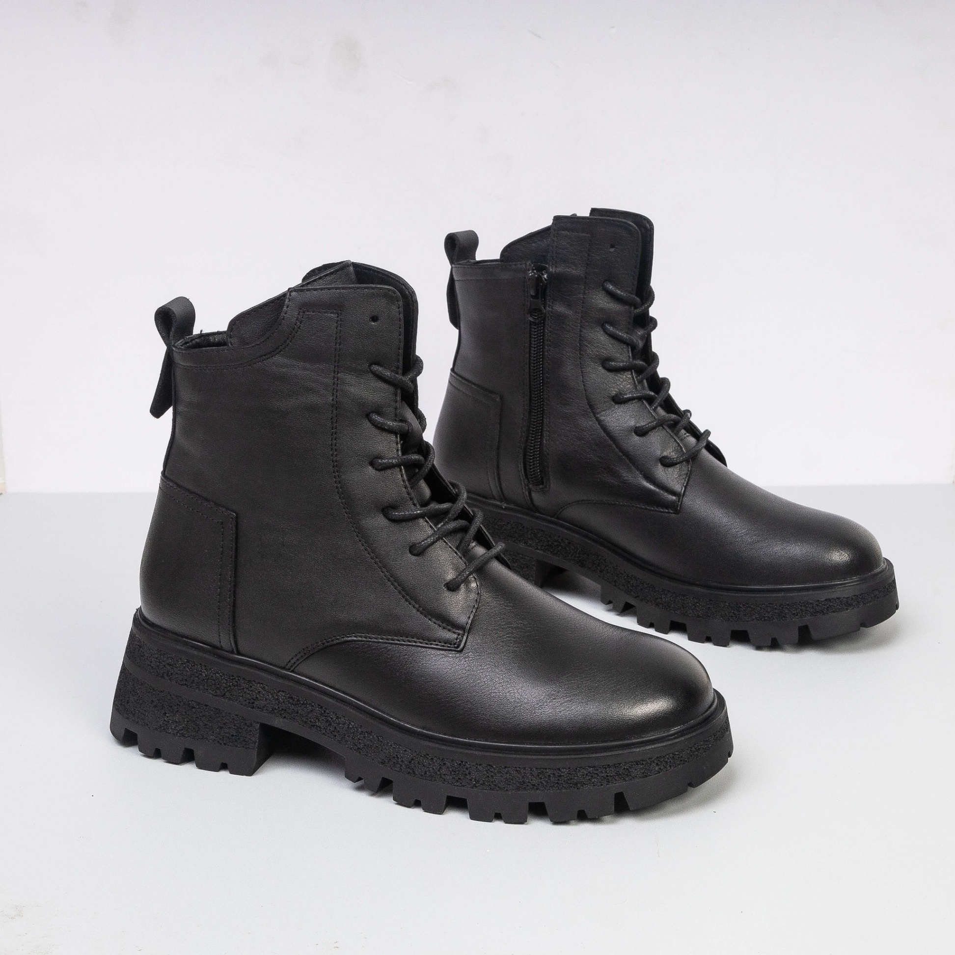 Boot Cao Gót 5cm Da Thật Mũi Tròn Cột Dây H238