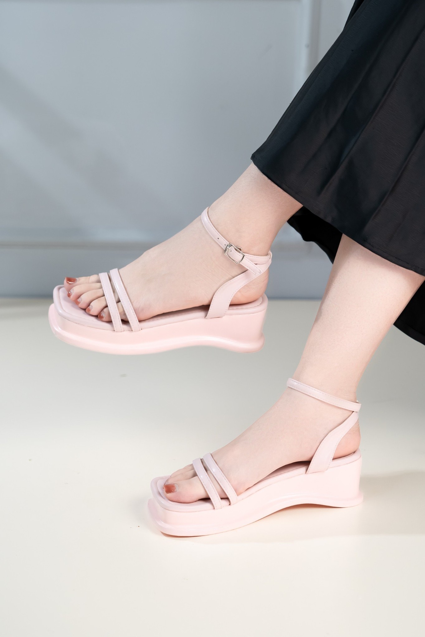 Giày Sandal Đế Xuồng 3cm Hai Quai Mảnh H286