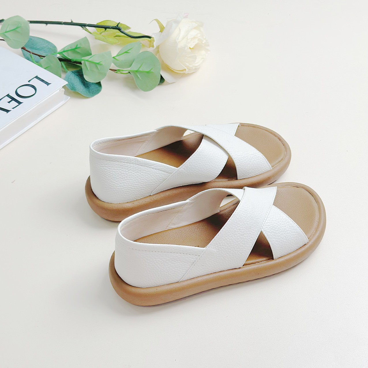 Giày Sandal 3cm Hở Mũi Quai Chéo Da Bò Thật Form Rộng H312