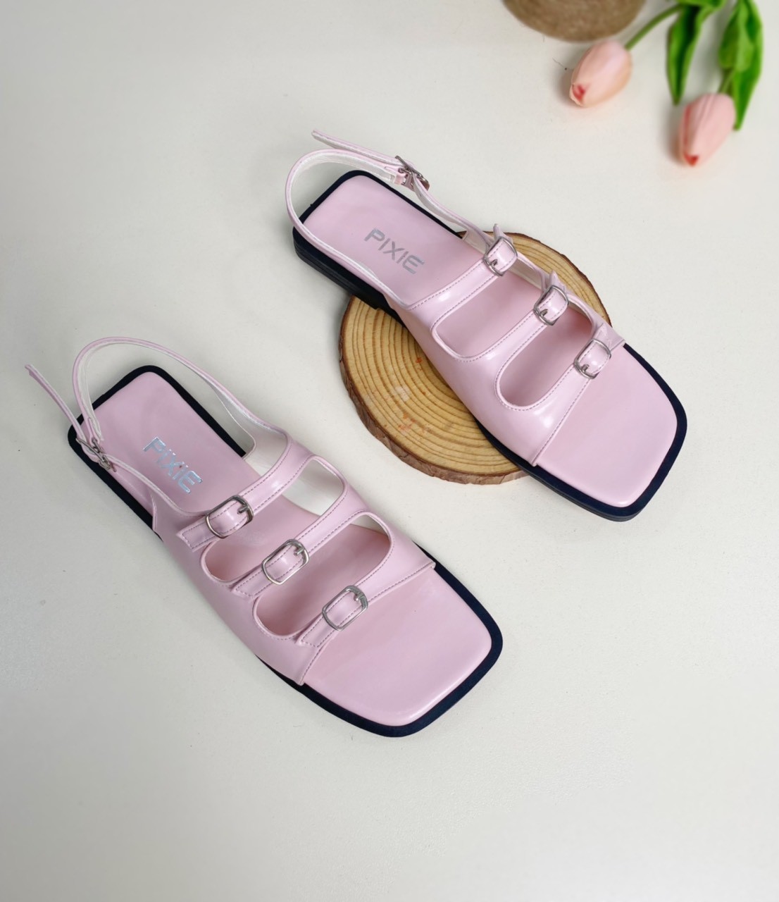 Giày Sandal Bệt Nữ Mũi Vuông Ba Quai Ngang Gắn Khoá H325