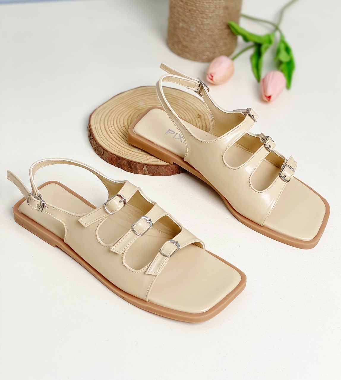 Giày Sandal Bệt Nữ Mũi Vuông Ba Quai Ngang Gắn Khoá H325