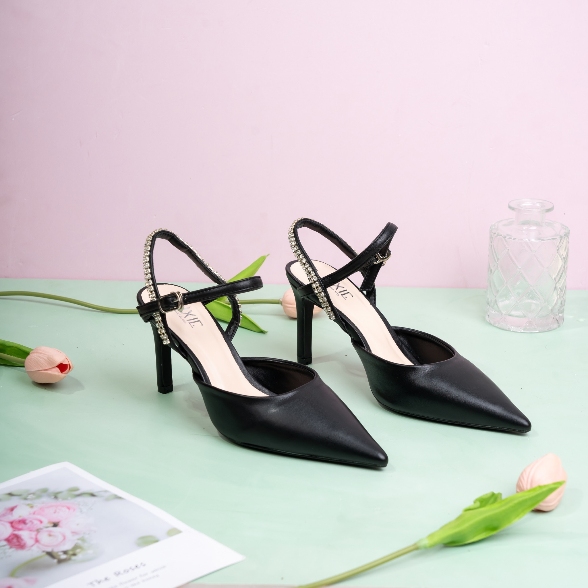 Giày Sandal Cao Gót 8cm Bít Mũi Hậu Đính Đá H300 - Pixie