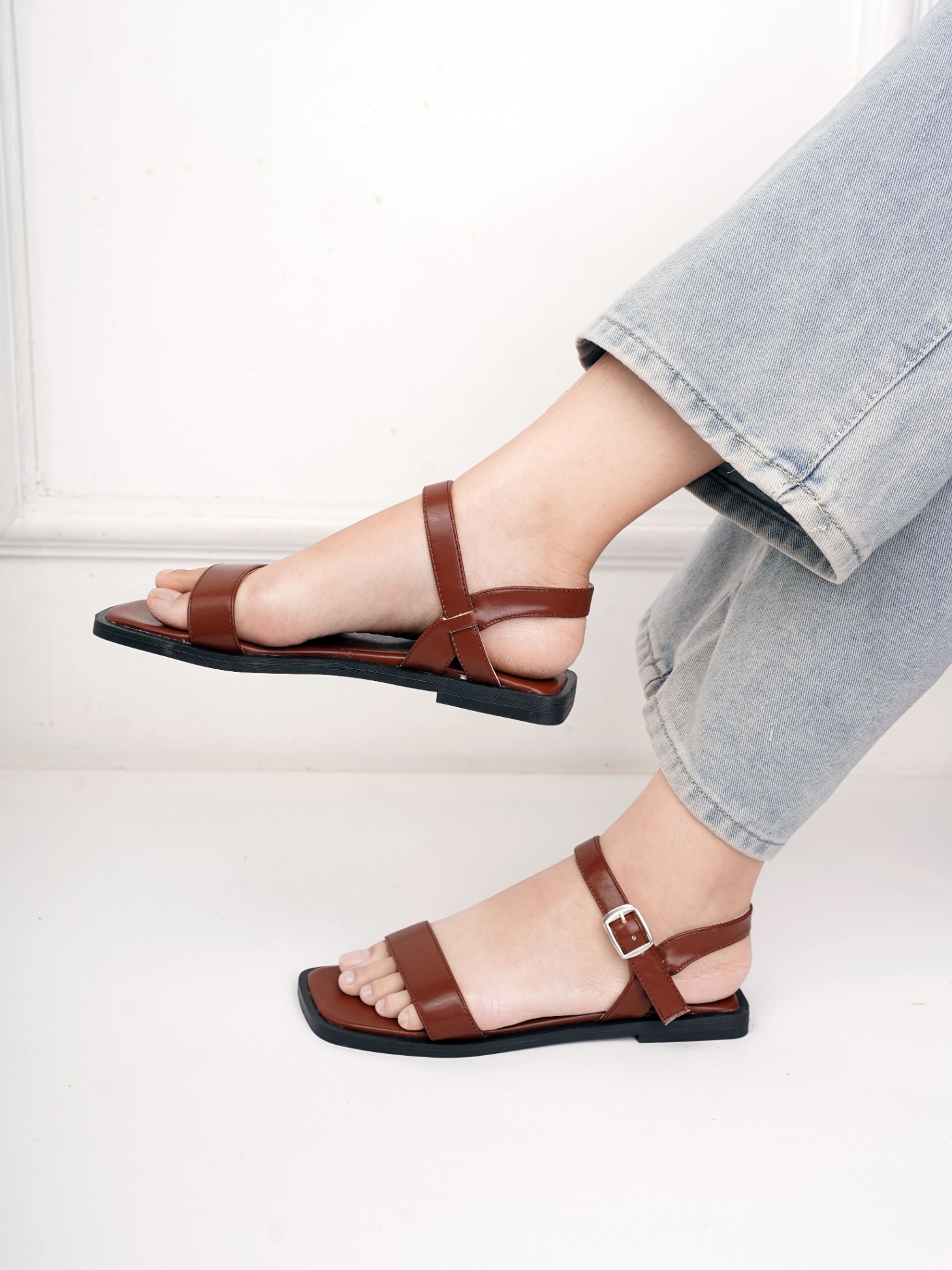 Giày Sandal Đế Bệt Quai Ngang Trơn H329