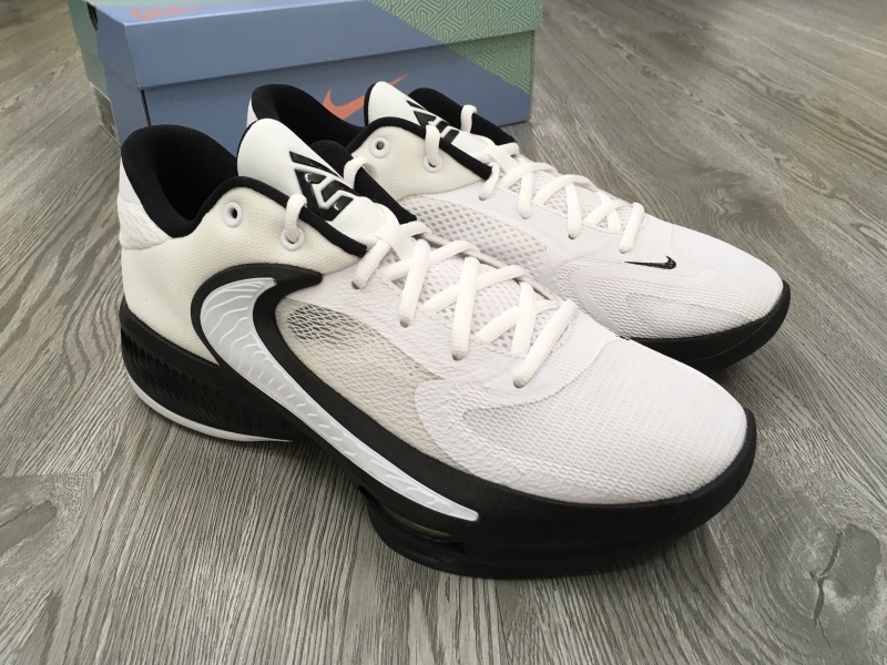Giày bóng rổ chính hãng Nike Zoom Freak 4 TB White Black Giày bóng rổ chính hãng Nike Zoom Freak 4 TB White Black