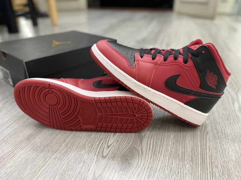 Giày bóng rổ chính hãng Air Jordan 1