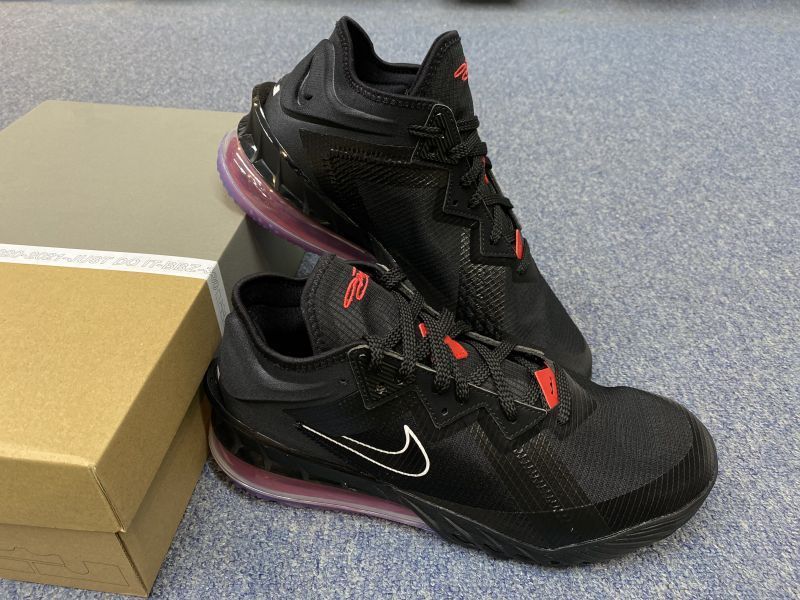 Giày bóng rổ chính hãng Nike LeBron 18