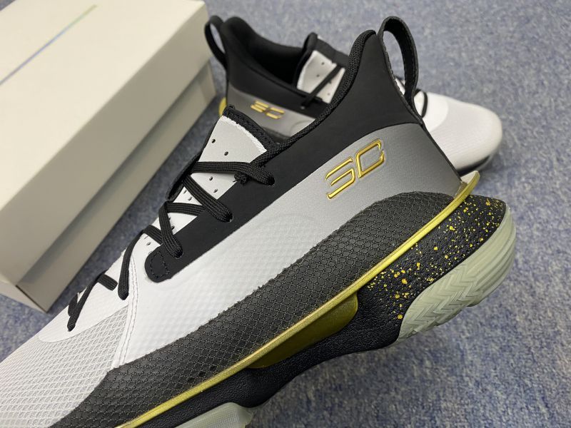 Giày bóng rổ chính hãng Under Armour Curry 7