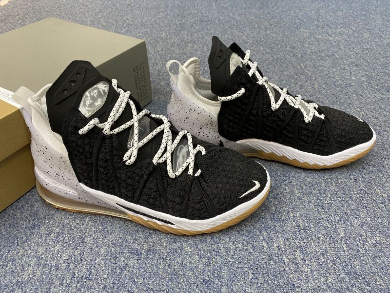 Giày bóng rổ chính hãng Nike LeBron 18