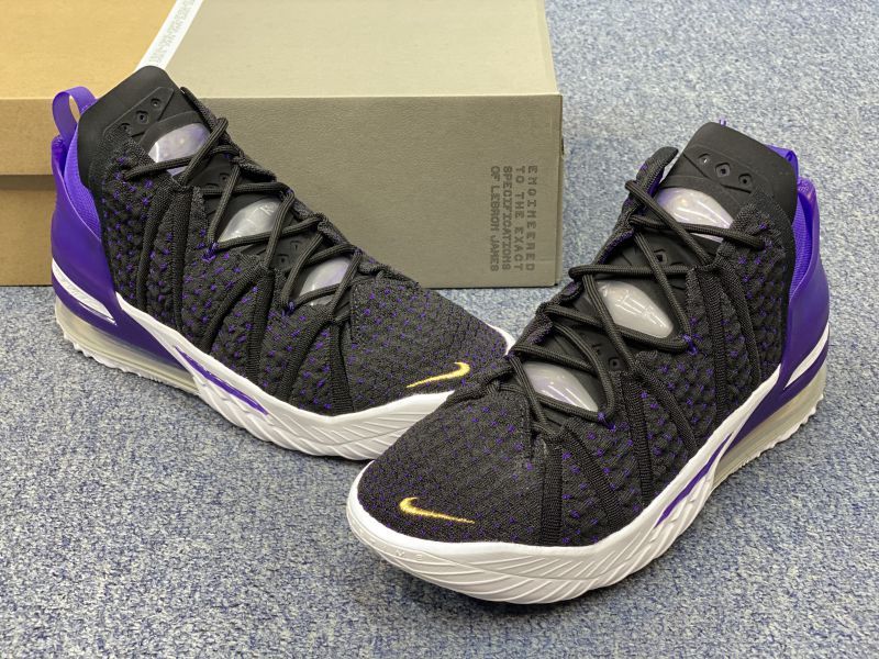 Giày bóng rổ chính hãng Nike LeBron 18