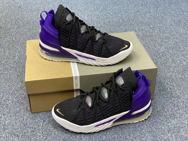 Giày bóng rổ chính hãng Nike LeBron 18