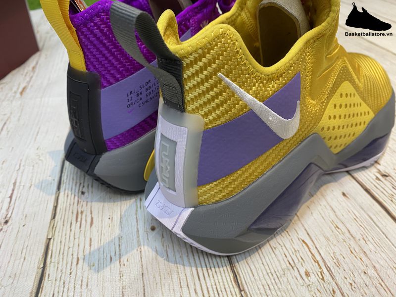 Giày bóng rổ chính hãng Nike Lebron Soldier 14