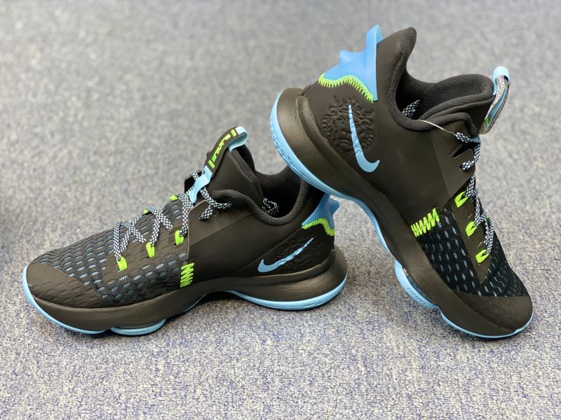 Giày bóng rổ chính hãng Nike LeBron Witness 5