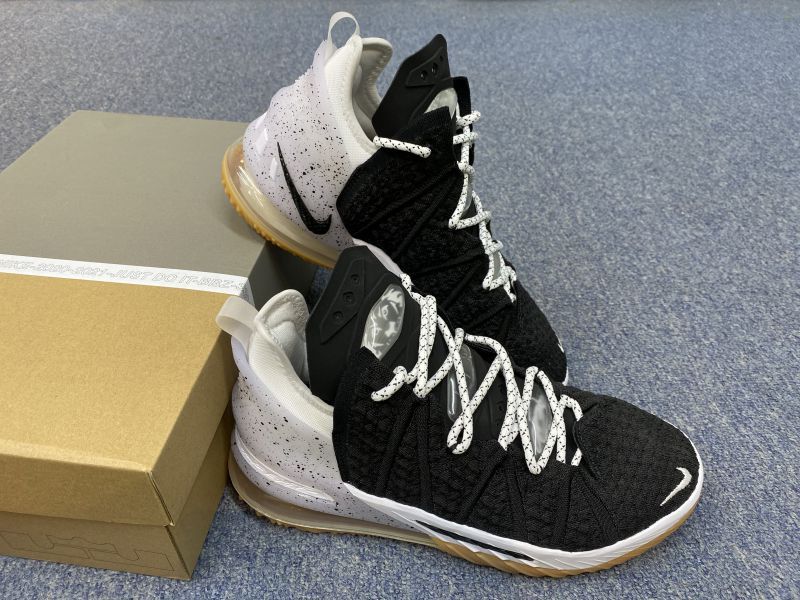 Giày bóng rổ chính hãng Nike LeBron 18