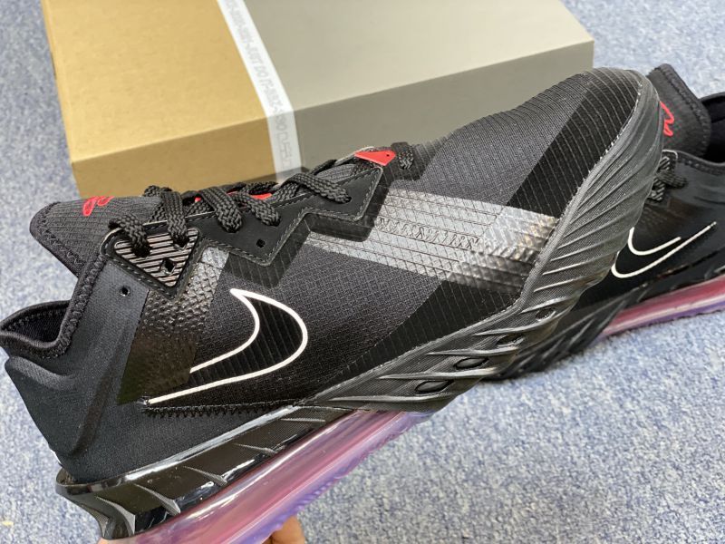 Giày bóng rổ chính hãng Nike LeBron 18