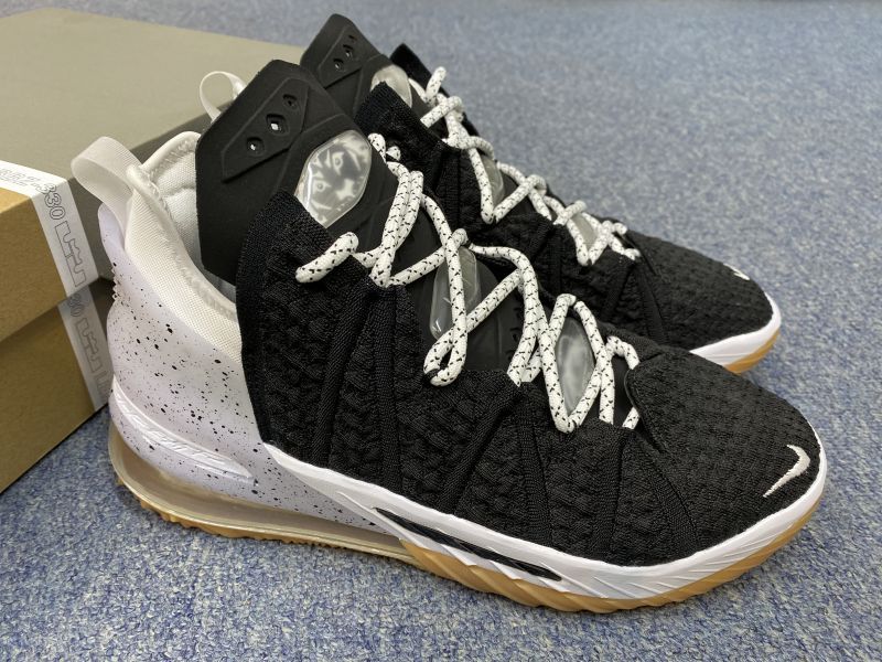 Giày bóng rổ chính hãng Nike LeBron 18