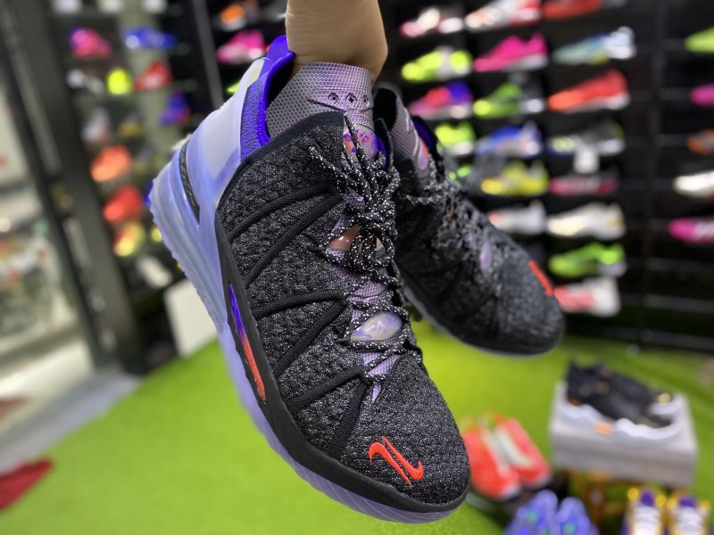 Giày bóng rổ chính hãng Nike LeBron 18