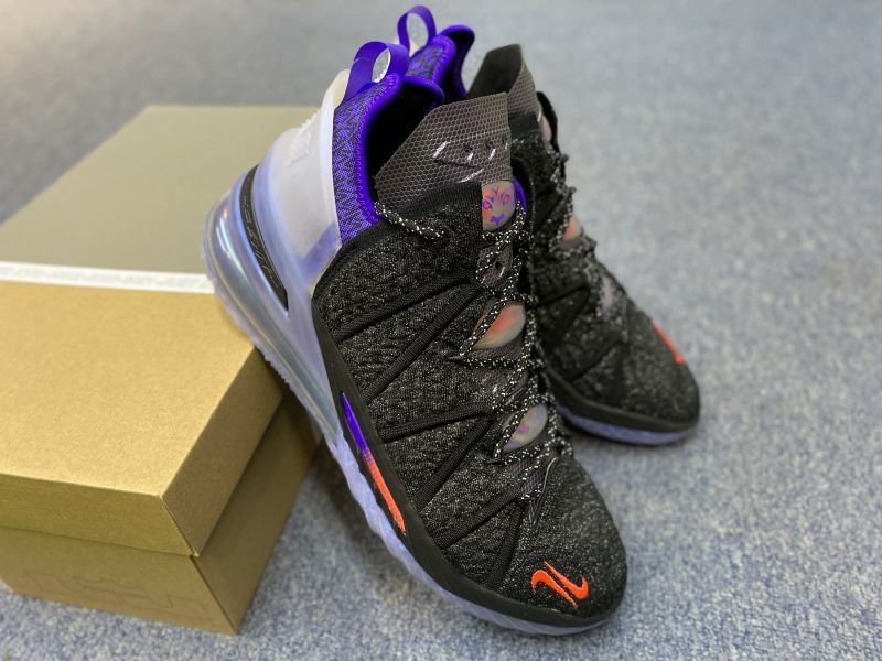 Giày bóng rổ chính hãng Nike LeBron 18