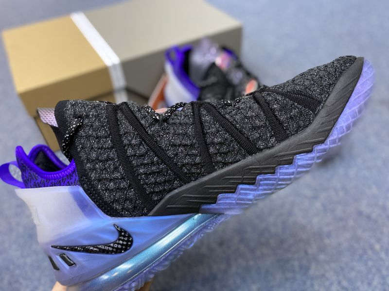 Giày bóng rổ chính hãng Nike LeBron 18