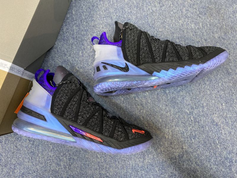 Giày bóng rổ chính hãng Nike LeBron 18