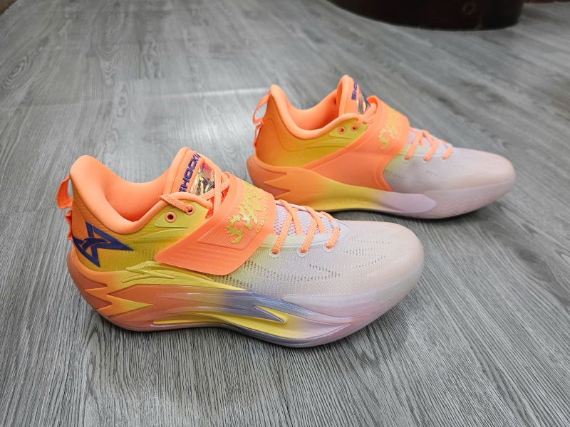 Giay-bong-ro-chinh-hang-Anta-Shock-Wave-7-PRO-Gold-112611111S-4-Kyrie-Irving-1.jpg?v=1781777451