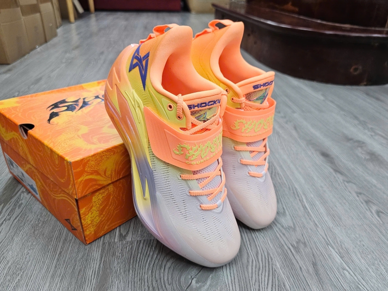 Giay-bong-ro-chinh-hang-Anta-Shock-Wave-7-PRO-Gold-112611111S-4-Kyrie-Irving-4.jpg?v=1781777466