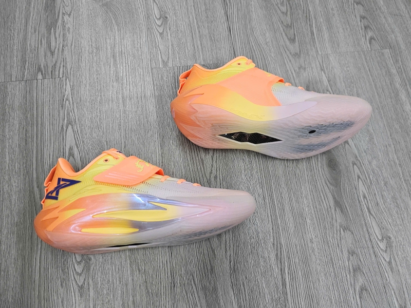 Giay-bong-ro-chinh-hang-Anta-Shock-Wave-7-PRO-Gold-112611111S-4-Kyrie-Irving-7.jpg?v=1781777477