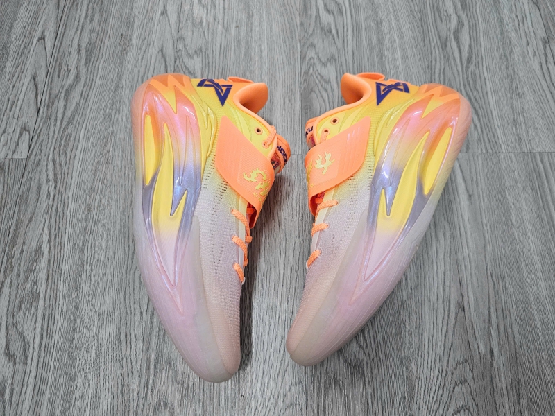Giay-bong-ro-chinh-hang-Anta-Shock-Wave-7-PRO-Gold-112611111S-4-Kyrie-Irving-8.jpg?v=1781777481