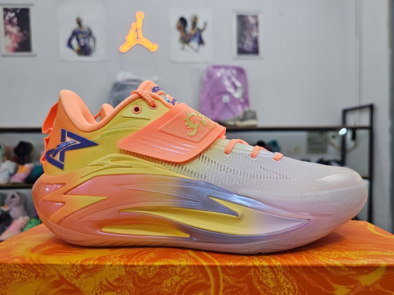 Giay-bong-ro-chinh-hang-Anta-Shock-Wave-7-PRO-Gold-112611111S-4-Kyrie-Irving-9.jpg?v=1781777485