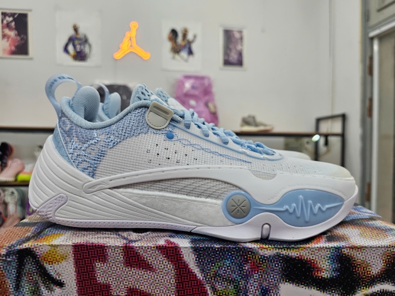 Giay-bong-ro-chinh-hang-LiNing-Wade-All-City-14-White-ABAW011-1-Dwyane-Wade-10.jpg?v=1777436463