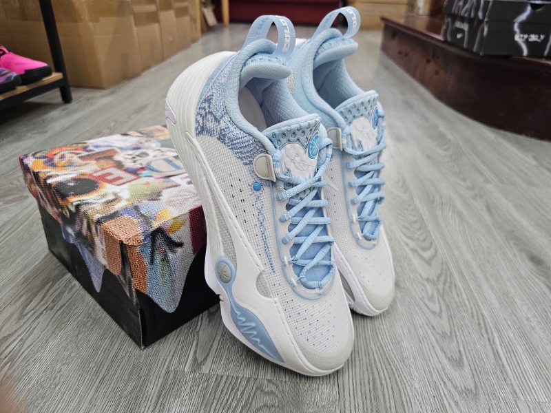 Giay-bong-ro-chinh-hang-LiNing-Wade-All-City-14-White-ABAW011-1-Dwyane-Wade-5.jpg?v=1777436440