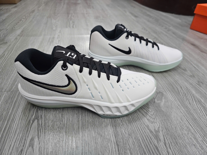 Giay-bong-ro-chinh-hang-Nike-GT-Cut-Academy-2-White-HV9775-101-1.jpg?v=1779804280