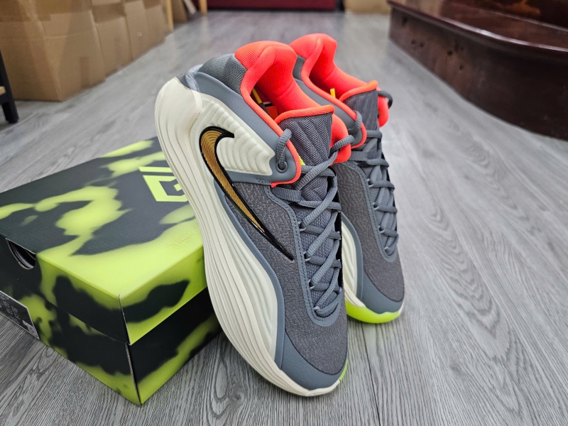 Giay-bong-ro-chinh-hang-Nike-Giannis-Freak-7-Deception-HF3450-008-HF3451-008-Giannis-Antetokounmpo-7.jpg?v=1778245077