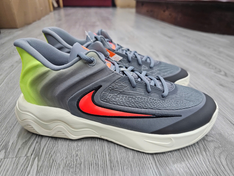 Giay-bong-ro-chinh-hang-Nike-Giannis-Immortality-4-Cool-Grey-Volt-Total-Crimson-FQ3680-011-Giannis-Antetokounmpo-1.jpg?v=1776492185