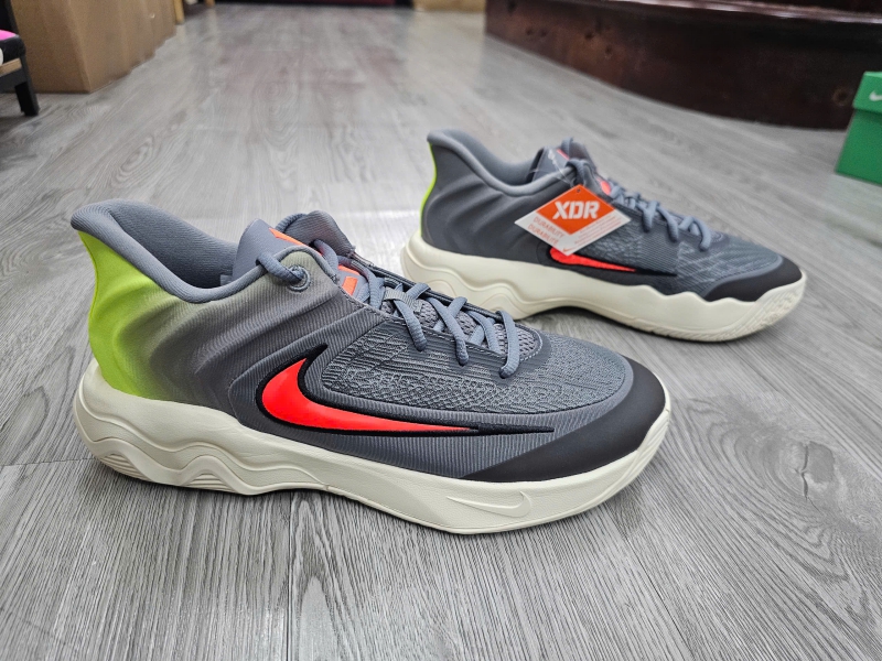 Giay-bong-ro-chinh-hang-Nike-Giannis-Immortality-4-Cool-Grey-Volt-Total-Crimson-FQ3680-011-Giannis-Antetokounmpo-2.jpg?v=1776492190