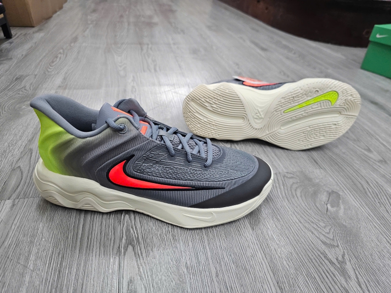 Giay-bong-ro-chinh-hang-Nike-Giannis-Immortality-4-Cool-Grey-Volt-Total-Crimson-FQ3680-011-Giannis-Antetokounmpo-4.jpg?v=1776492199