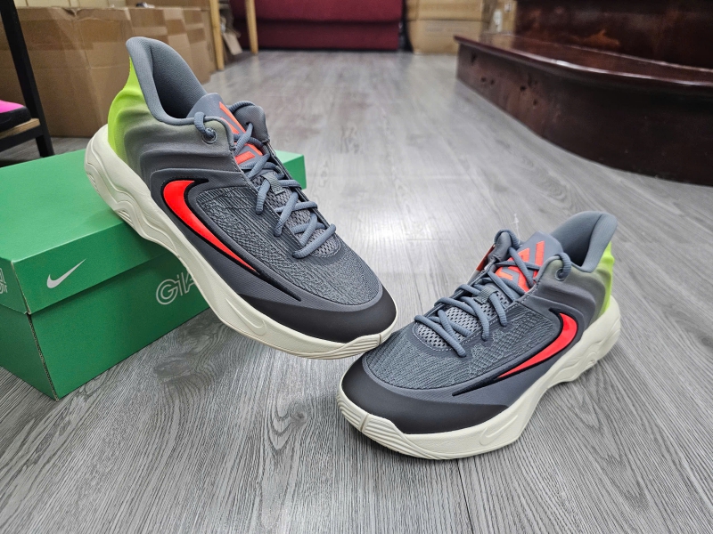 Giay-bong-ro-chinh-hang-Nike-Giannis-Immortality-4-Cool-Grey-Volt-Total-Crimson-FQ3680-011-Giannis-Antetokounmpo-6.jpg?v=1776492207