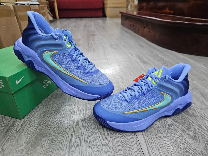 Giay-bong-ro-chinh-hang-Nike-Giannis-Immortality-4-Royal-Pulse-Volt-Hyper-Turquoise-FQ3681-402-Giannis-Antetokounmpo-6.jpg?v=1774267573